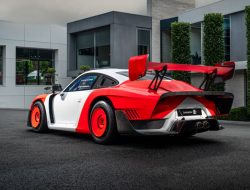 Dua Porsche 935 siap tempur bersama Lanzante di Festival of Speed Z.