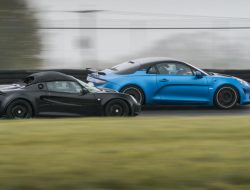 Duel Seru Lotus Elise vs Alpine A110 R: Siapa Pemenangnya?