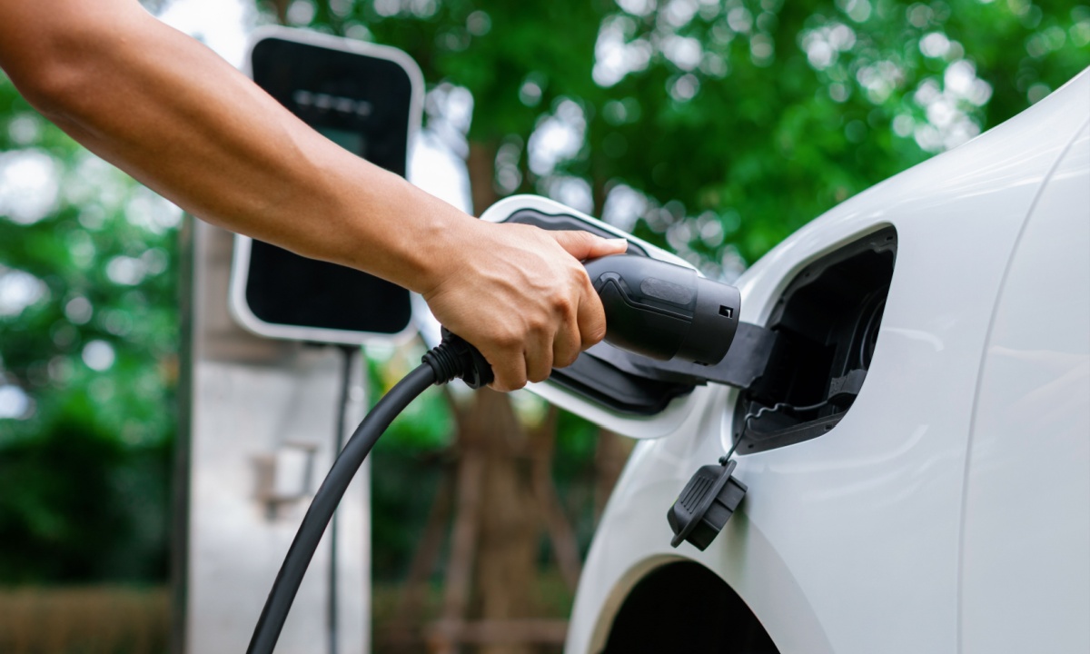 ev charging starbucks mercedes benz.jpg