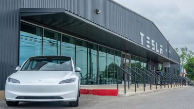 Ternyata, Pemerintah China Bisa Membeli Mobil Tesla Ini!