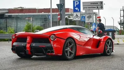 Kehebohan Ferrari Cavalcade: Berlimpahnya Uang di Italia – Menggoda!