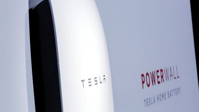 Terobosan Terbaru Tesla! Model 3 Varian Long-Range Diluncurkan dengan Harga Menarik $42,490, Temukan Lebih Lanjut di Situs Resminya