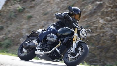 Menilik BMW R12 nineT: Gaya dan Kinerja yang Memikat