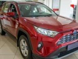 Penjualan Toyota RAV4 dan Camry hybrid di AS melonjak di paruh pertama, ada apa gerangan?