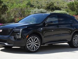 Perbandingan Menarik: Cadillac XT4 vs Mercedes-Benz GLA 2024