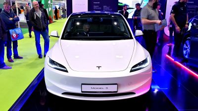 Model 3 Jarak Jauh yang Lebih Terjangkau dari Tesla Kembali – Diperbincangkan!