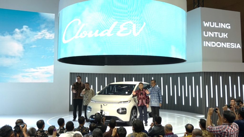 Wuling Shows Cloud EV Exterior and Interior for the First Time to the Public at IIMS 2024