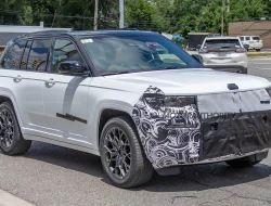 Foto-foto Rahasia Jeep Grand Cherokee 2026 yang Bikin Penasaran!