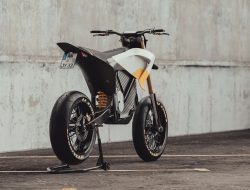 Terobosan “Neptun” memberikan Sentuhan Supermoto yang Memikat pada Stark Varg yang Akan Datang