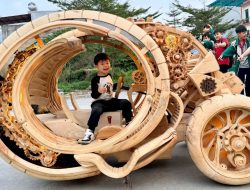 Tricycle Ajaib Diciptakan dengan AI dan Dibuat dari Kayu