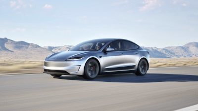 Kebutuhan Tinggi! Tesla Model 3 alami waktu tunggu lebih lama di China